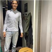 Je peu enseigner un sport ou même expliquer en détail un sport sans aucune difficulté cordialement BELKASSEM Thomas